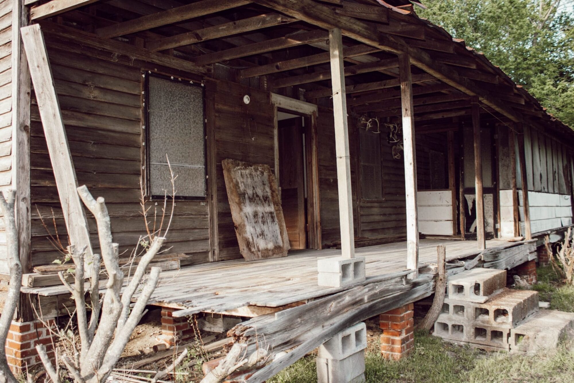 Tour \, image size:2000x1334