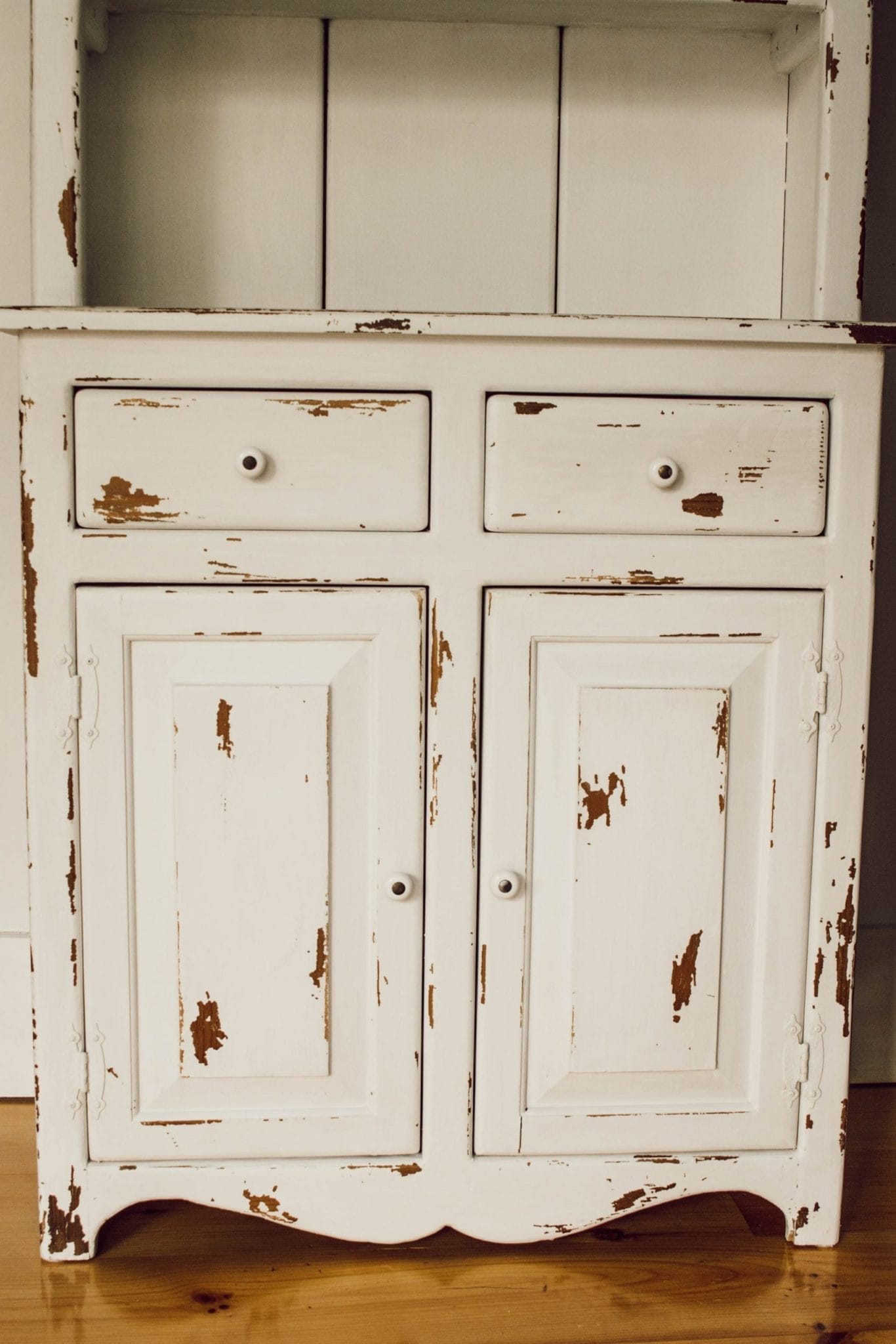 farmhouse style painted furniture