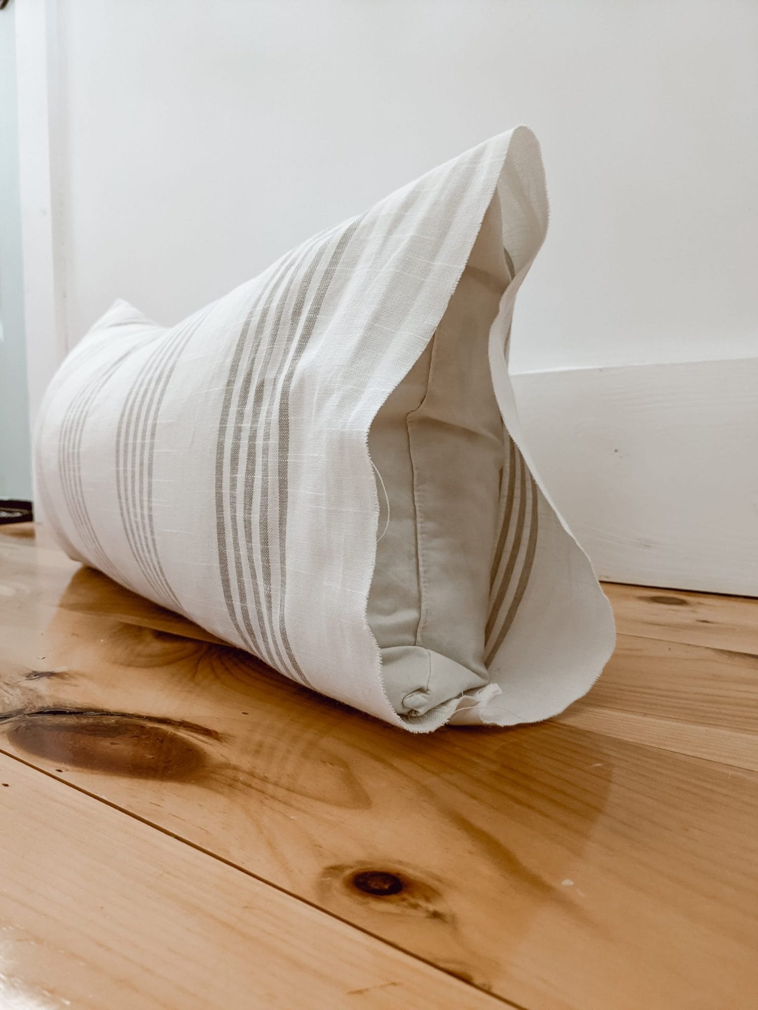 making a cover for a lumbar pillow