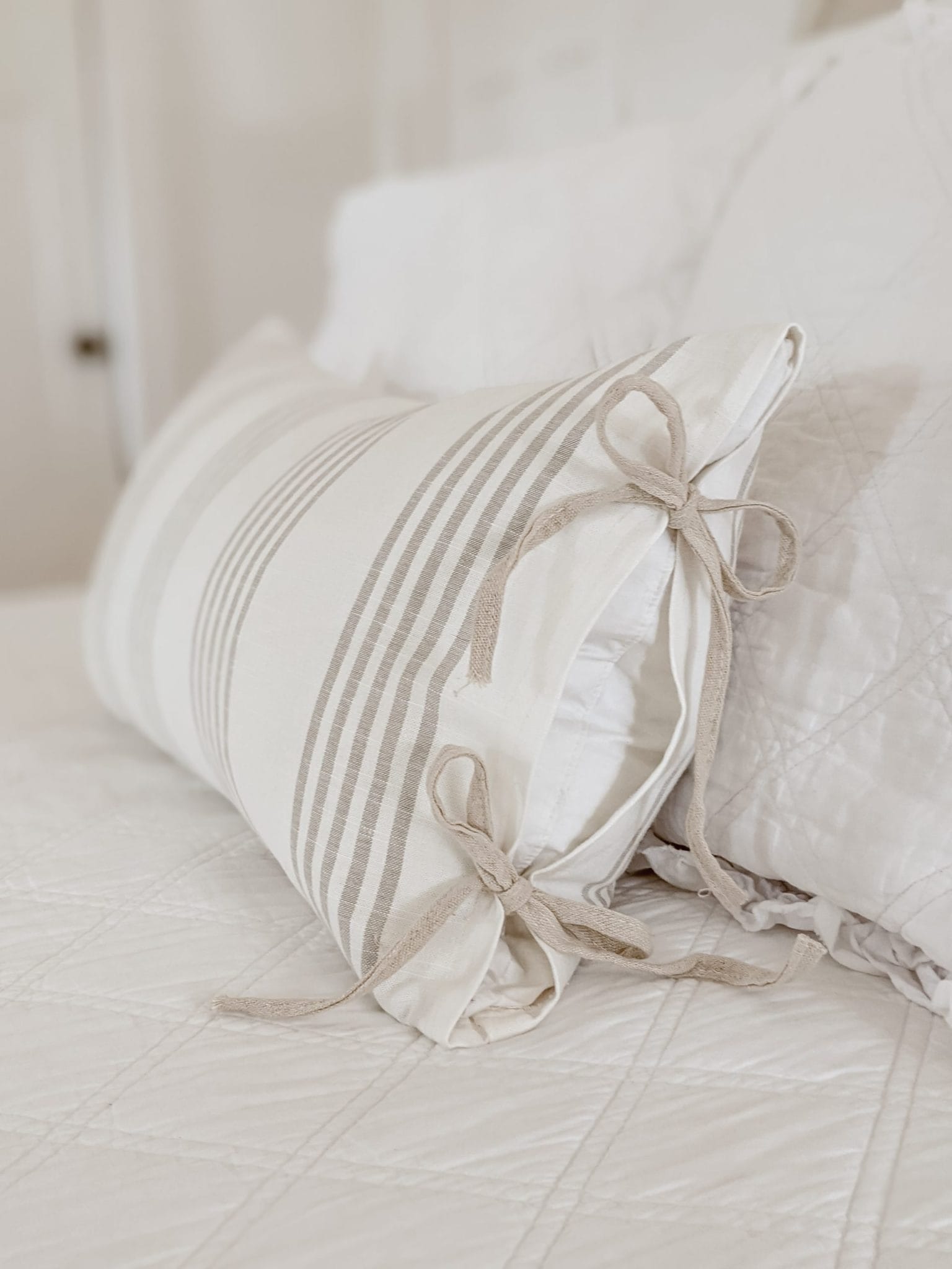 Easy DIY Farmhouse Pillow Covers with Tie Closures