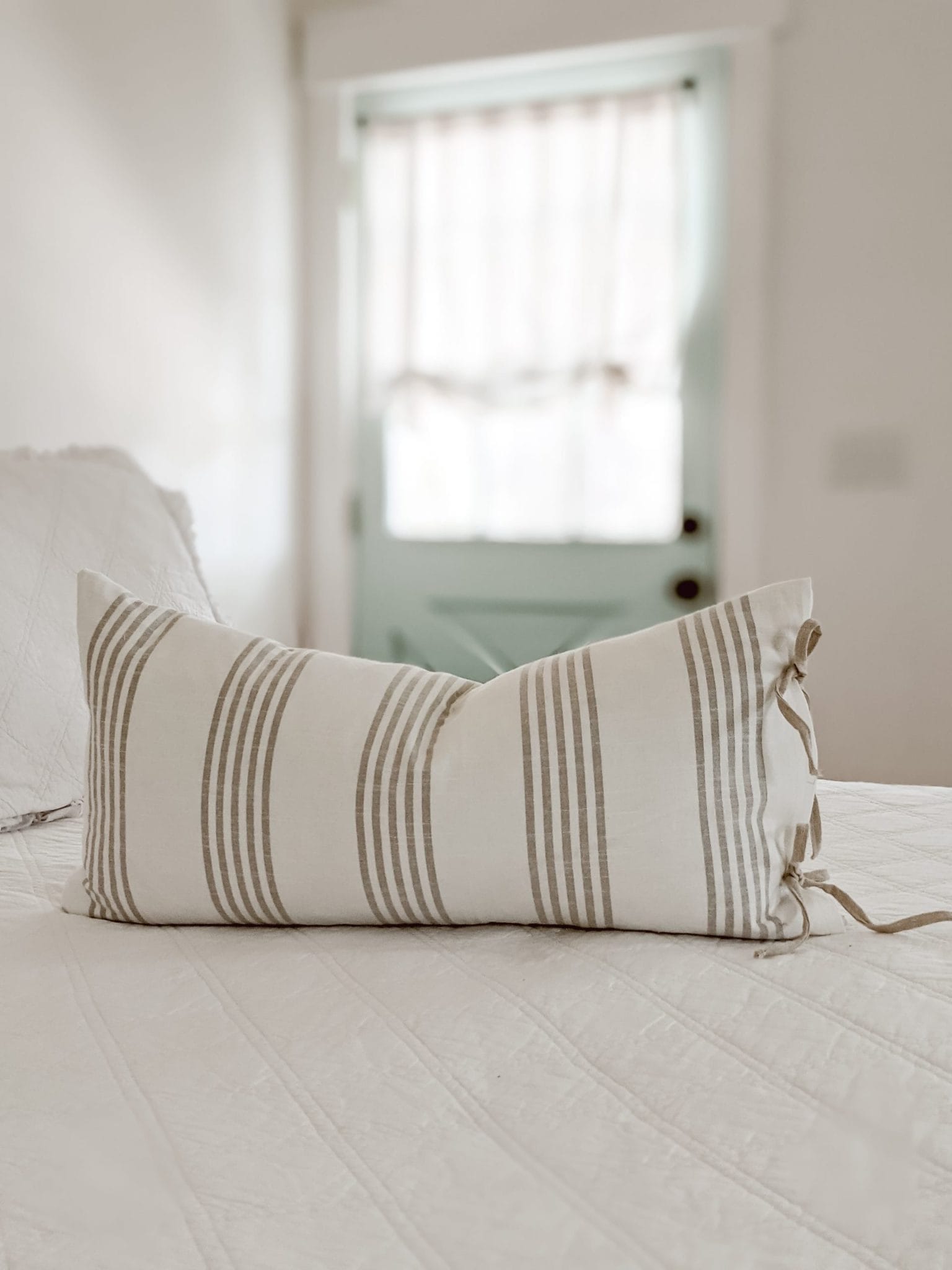 DIY pillow covers with a french farmhouse cottage look