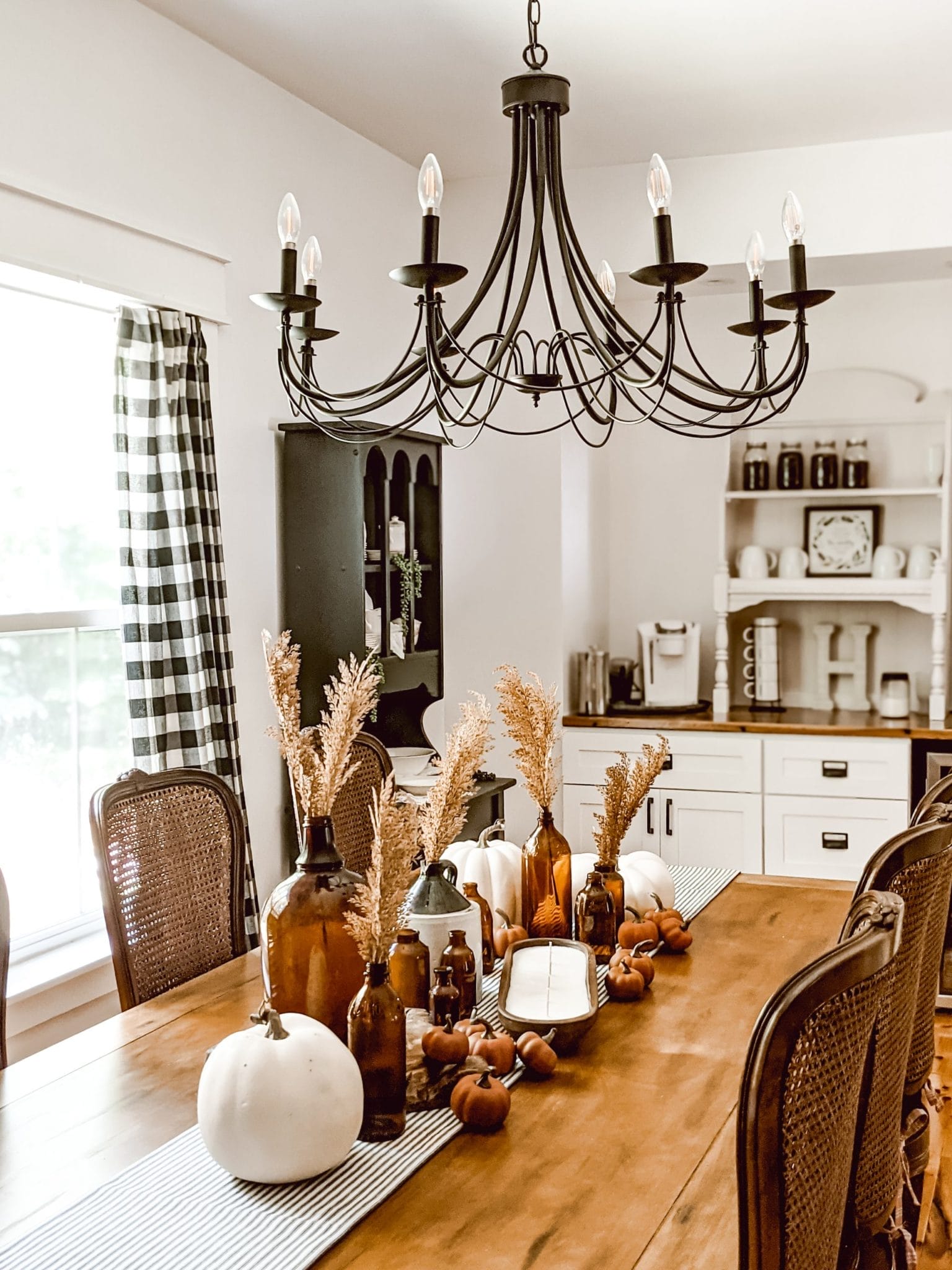 Vintage Farmhouse Tablescape for Fall - White and Woodgrain, image size:1536x2048