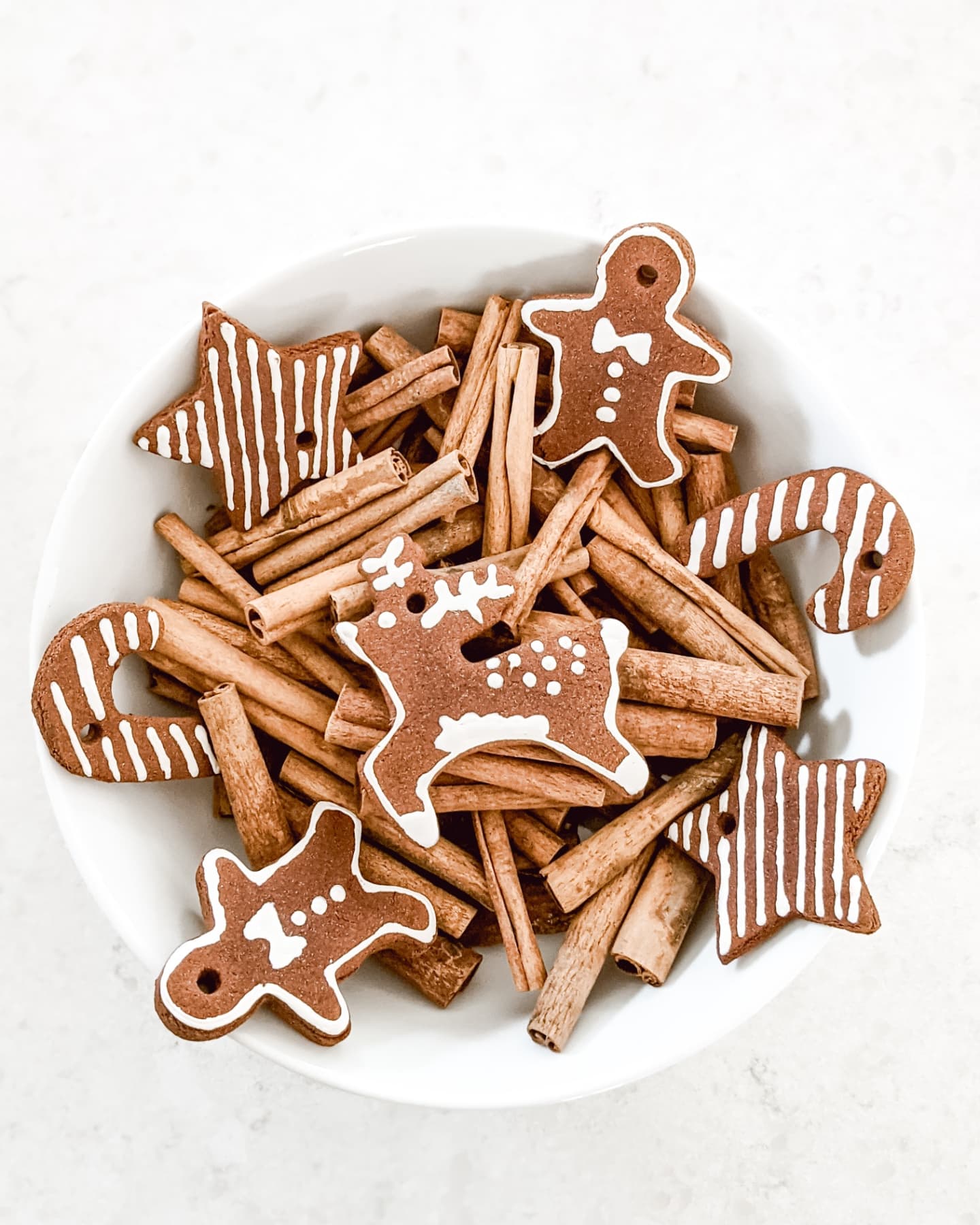 cinnamon sticks and gingerbread men