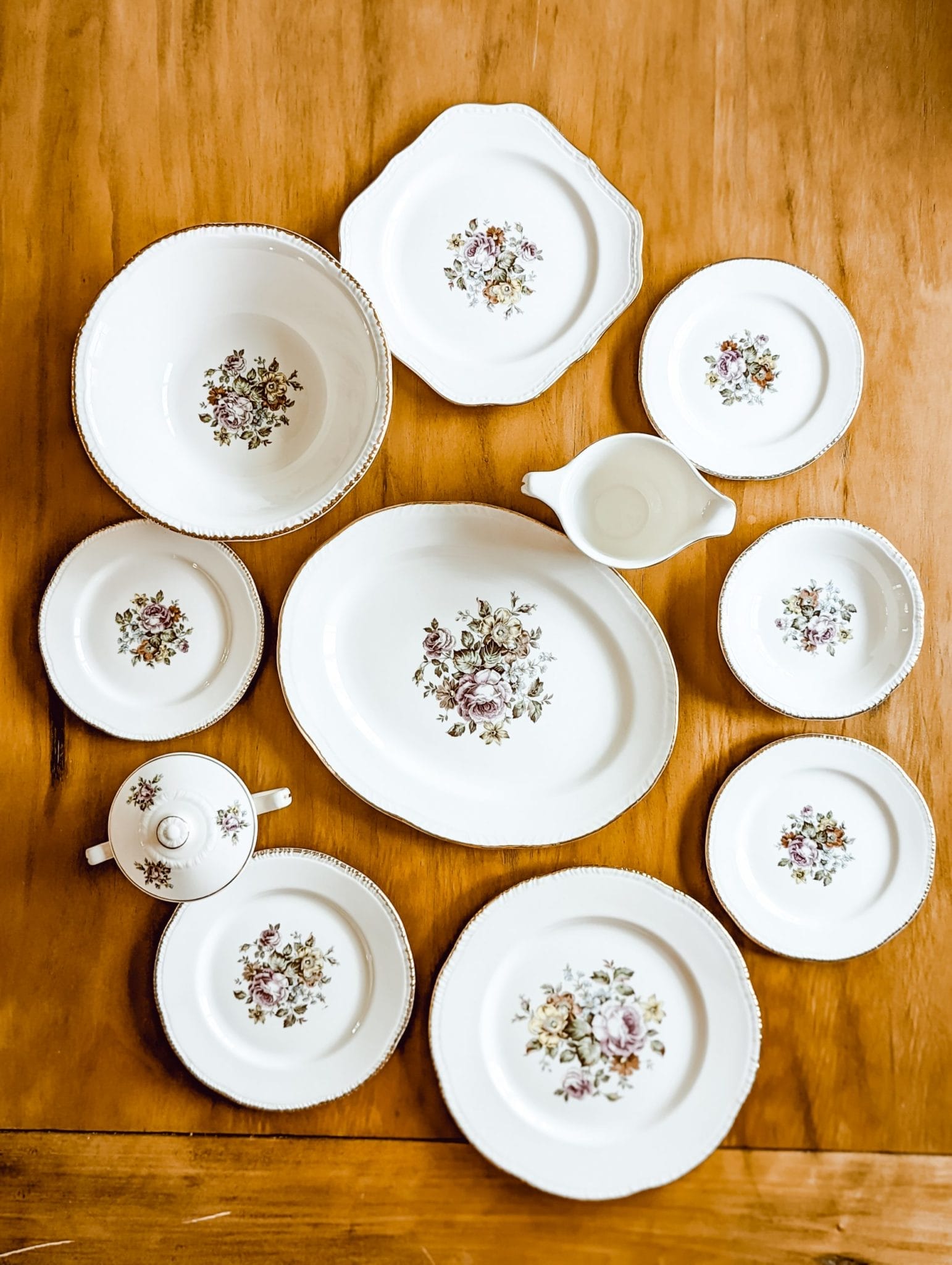 5 Tips for Identifying Vintage China and Antique Dishes White