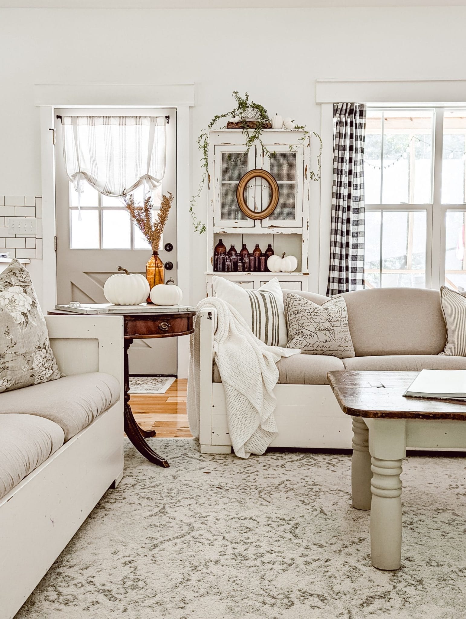 white and wood farmhouse living room